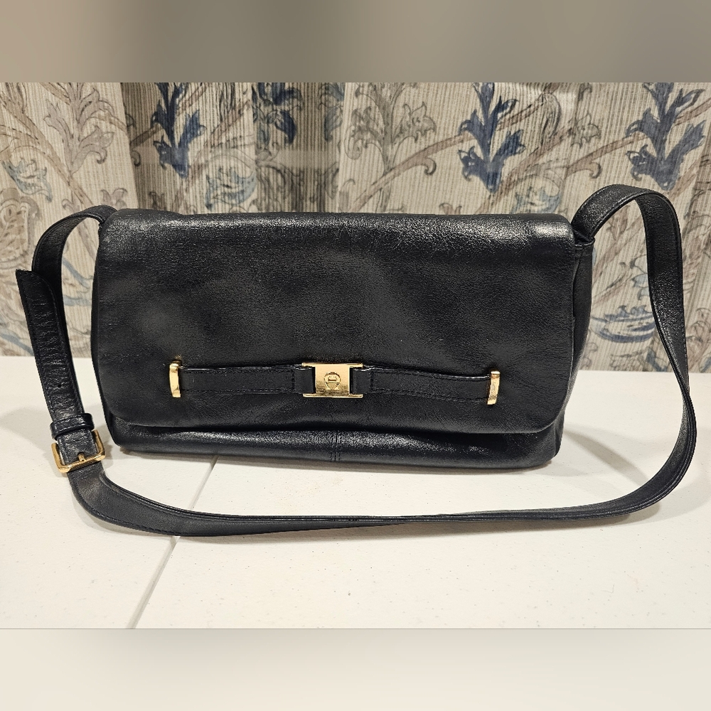 VTG Etienne Aigner Leather Dark Navy Blue Shoulder Bag